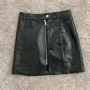 TOP SHOP BLACK FAUX LEATHER SKIRT